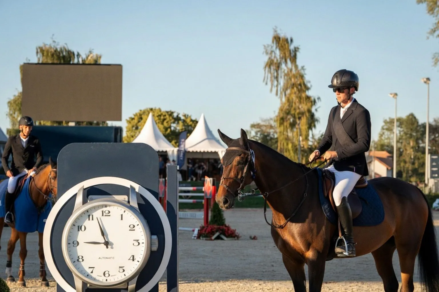 Oliver Fletcher triumfuje w Grand Prix Avenches: sukces dojrzałego konia sportowego